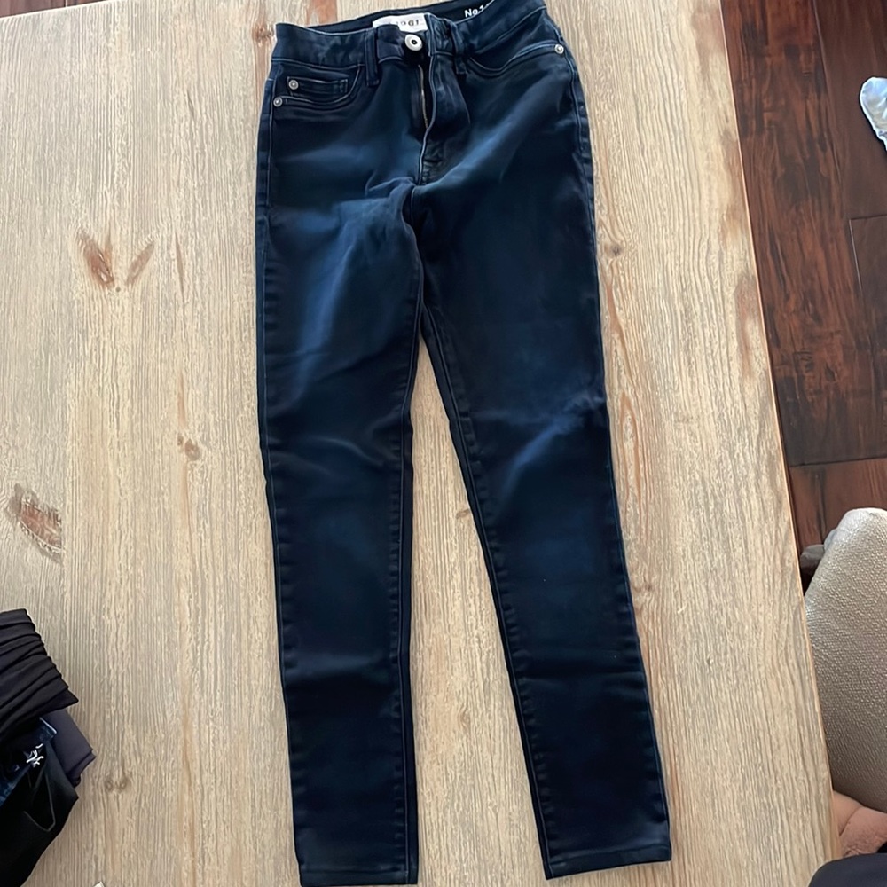 DL1961 Size 24 Skinny Jean